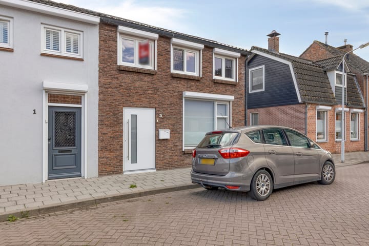 Photo 28 of Koninginnestraat 3