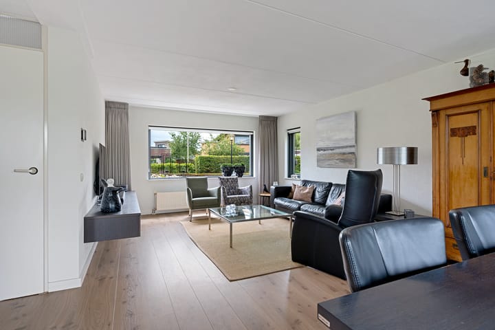 Photo 2 of Waterranonkel 6