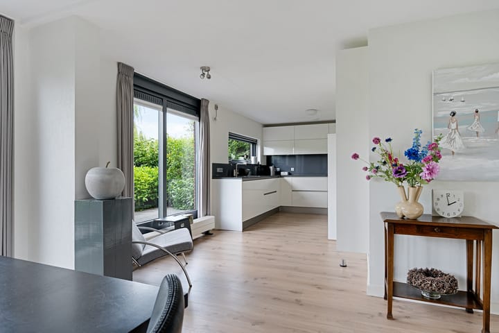 Photo 3 of Waterranonkel 6