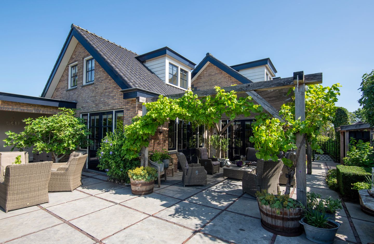 Photo 4 of Nieuwe Kerkstraat 35