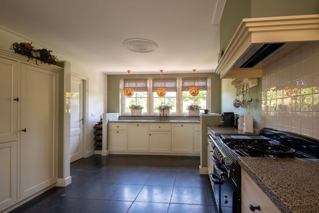 Photo 17 of Nieuwe Kerkstraat 35