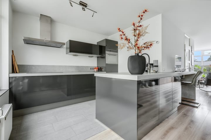 Foto 2 van Dr. Joop den Uylsingel 48