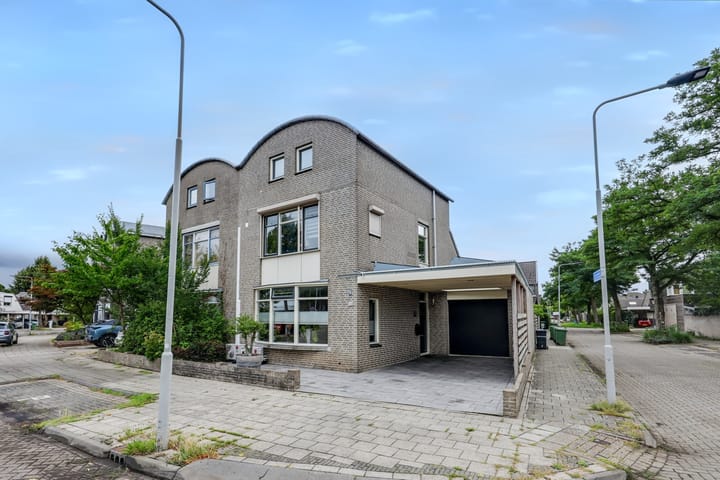 Foto 68 van Dr. Joop den Uylsingel 48