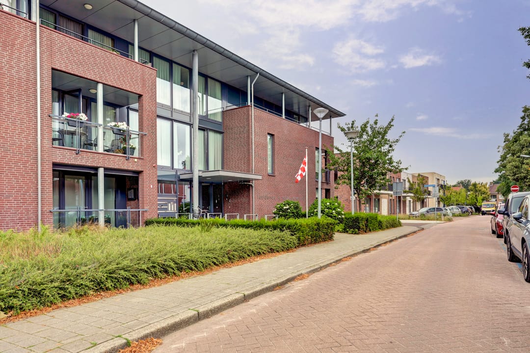 Foto 2 van Rector van den Broekstraat 1-B008