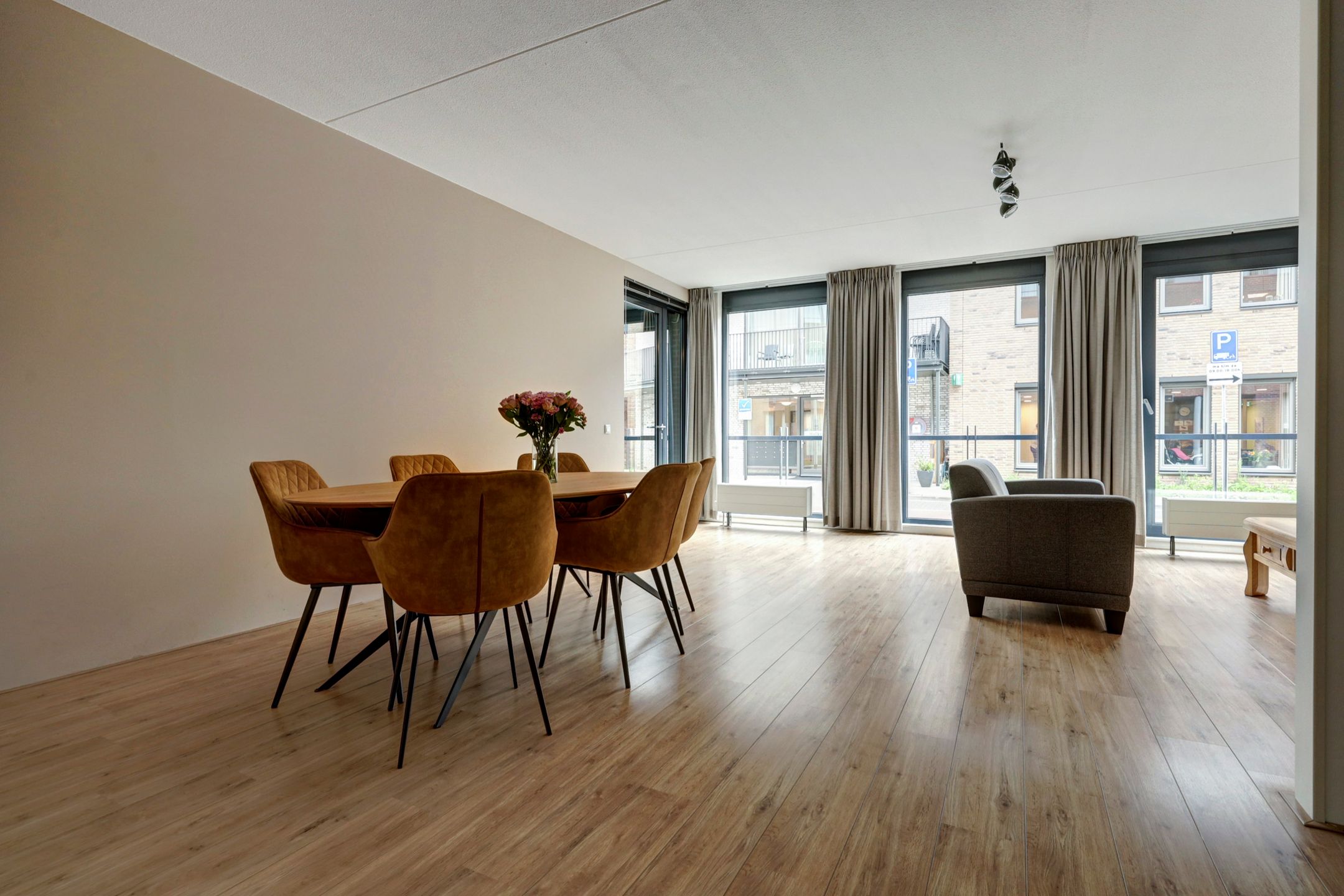 Foto 12 van Rector van den Broekstraat 1-B008