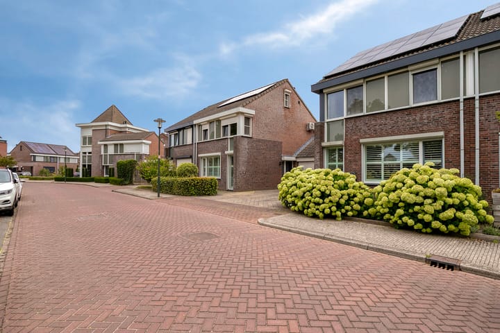 Foto 3 van Ericaplein 106