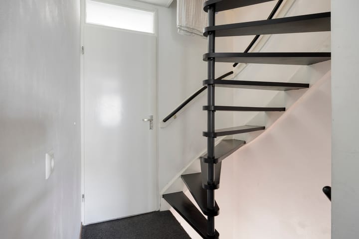 Foto 13 van Staringstraat 302