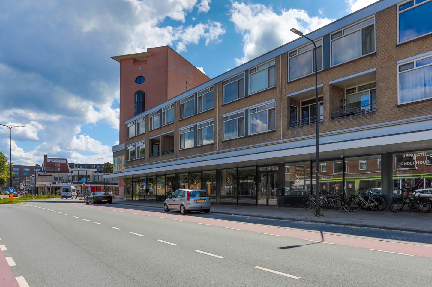 View photo 2 of Deurningerstraat 61-63