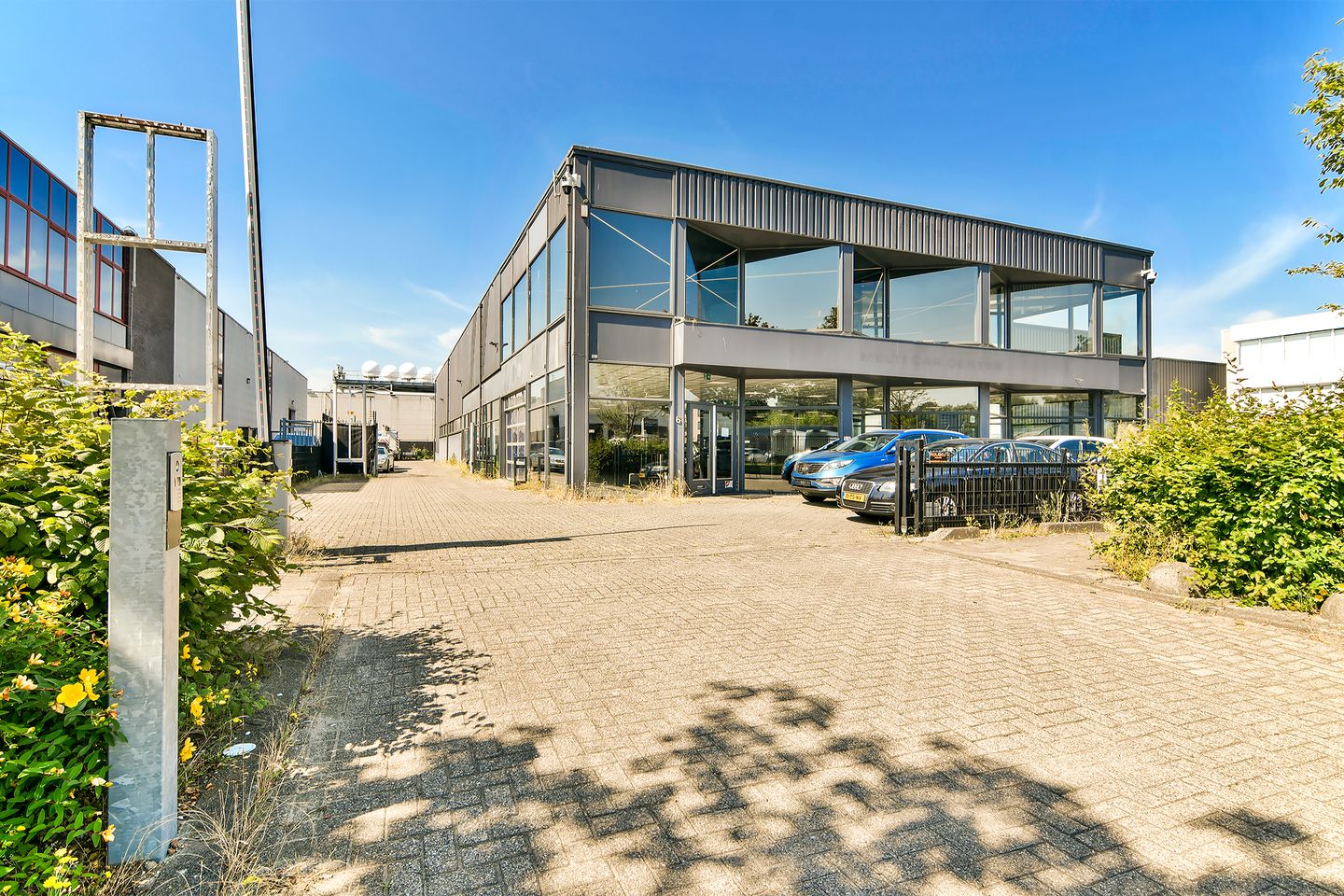 Bekijk foto 2 van Smaragdlaan 6