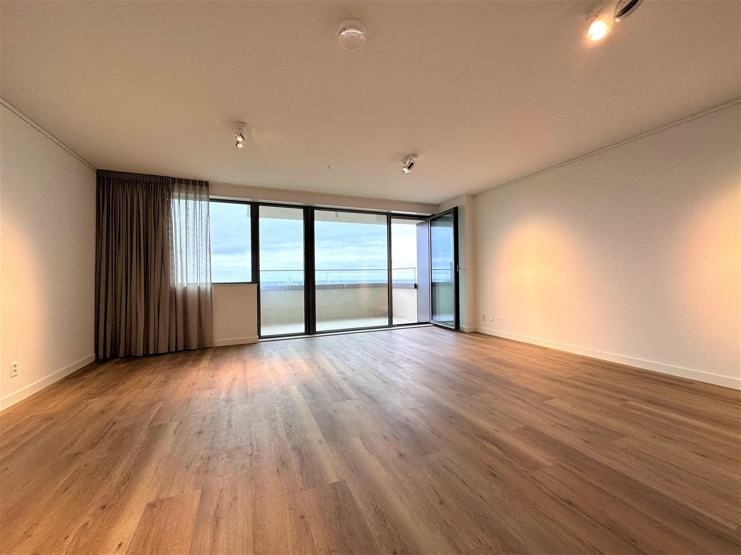 Foto 10 van Baan 56-L