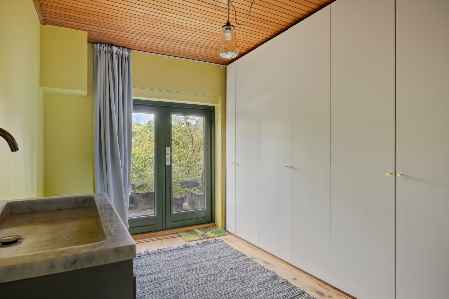 Photo 20 of Hert. Hendrikstraat 2