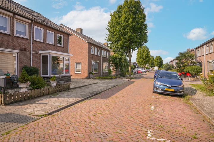 Foto 30 van Burg. van Goelst Meijerweg 3