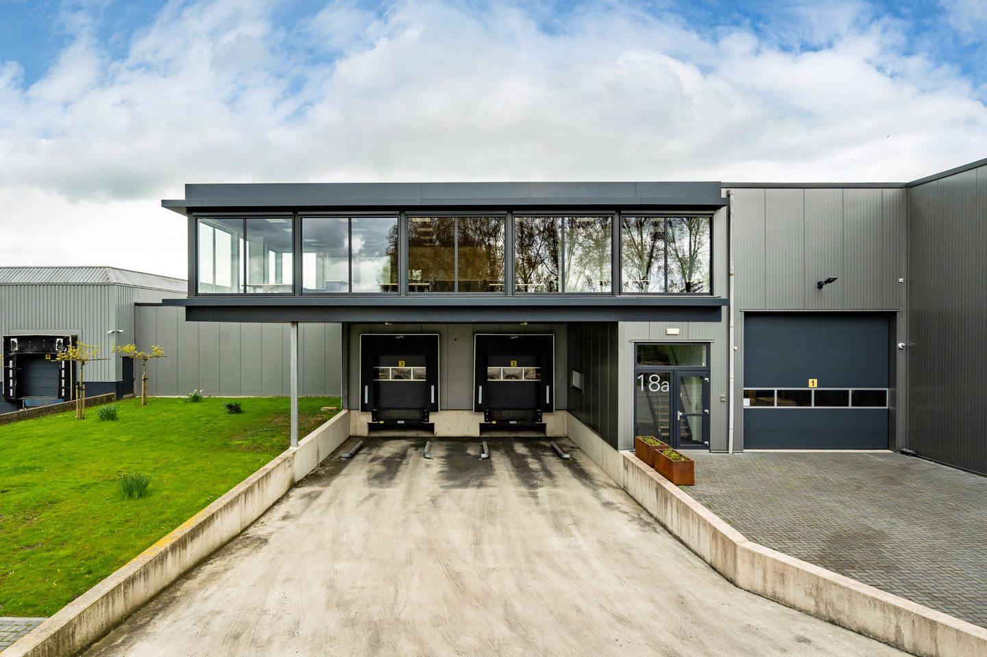 Bekijk foto 2 van Broekdijk West 18-A
