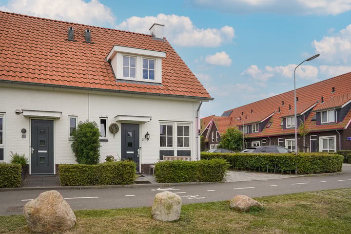 Foto 1 van J van Damstraat 2