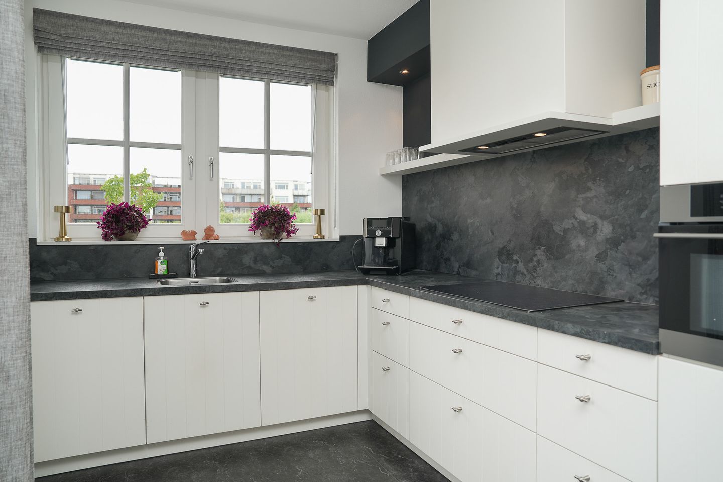 Photo 5 of J van Damstraat 2