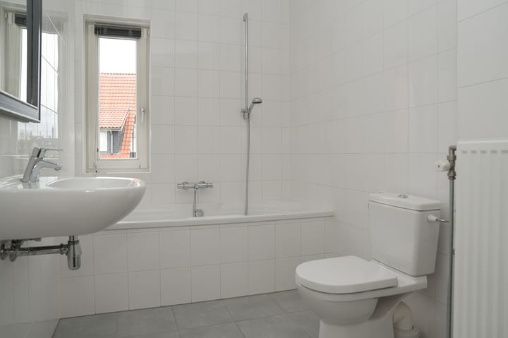 Foto 19 van J van Damstraat 2