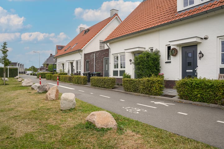 Foto 35 van J van Damstraat 2