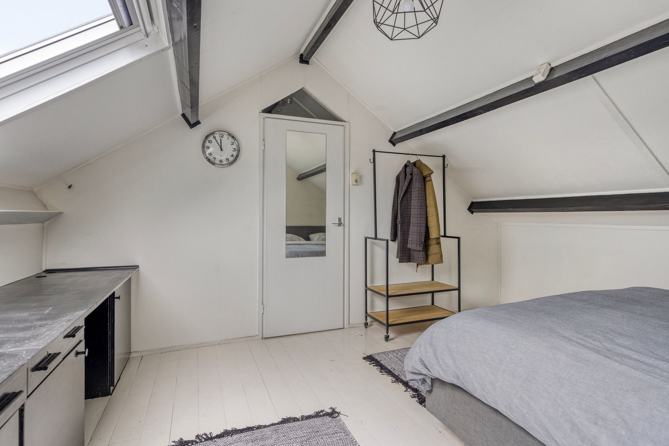 Photo 33 of Uranus 20