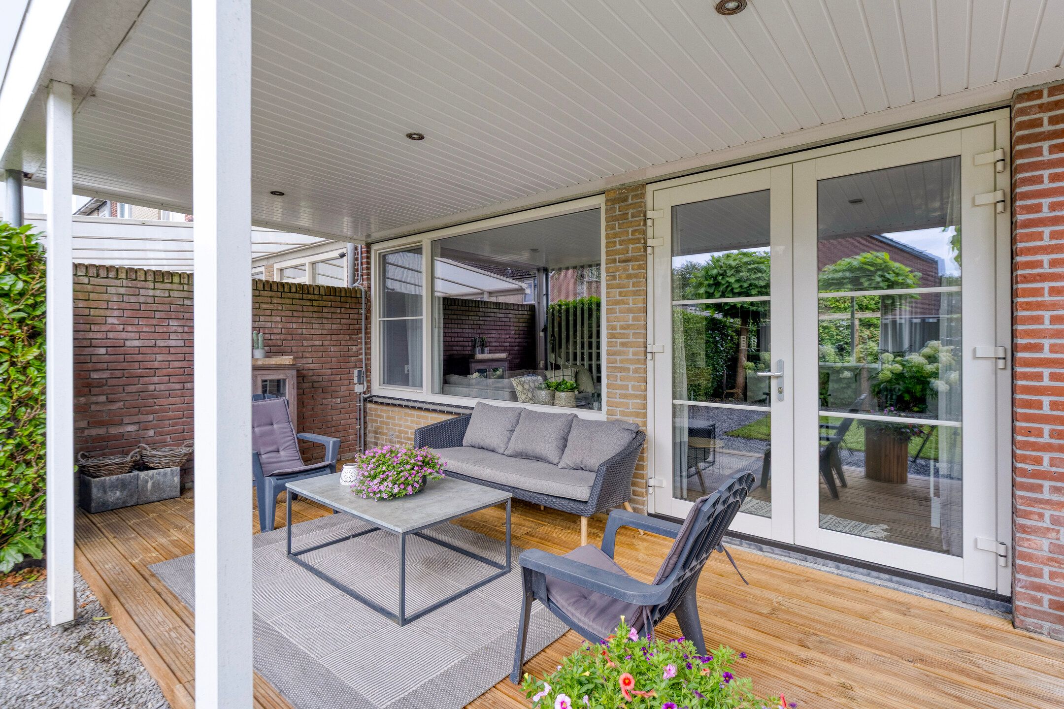 Photo 36 of Uranus 20