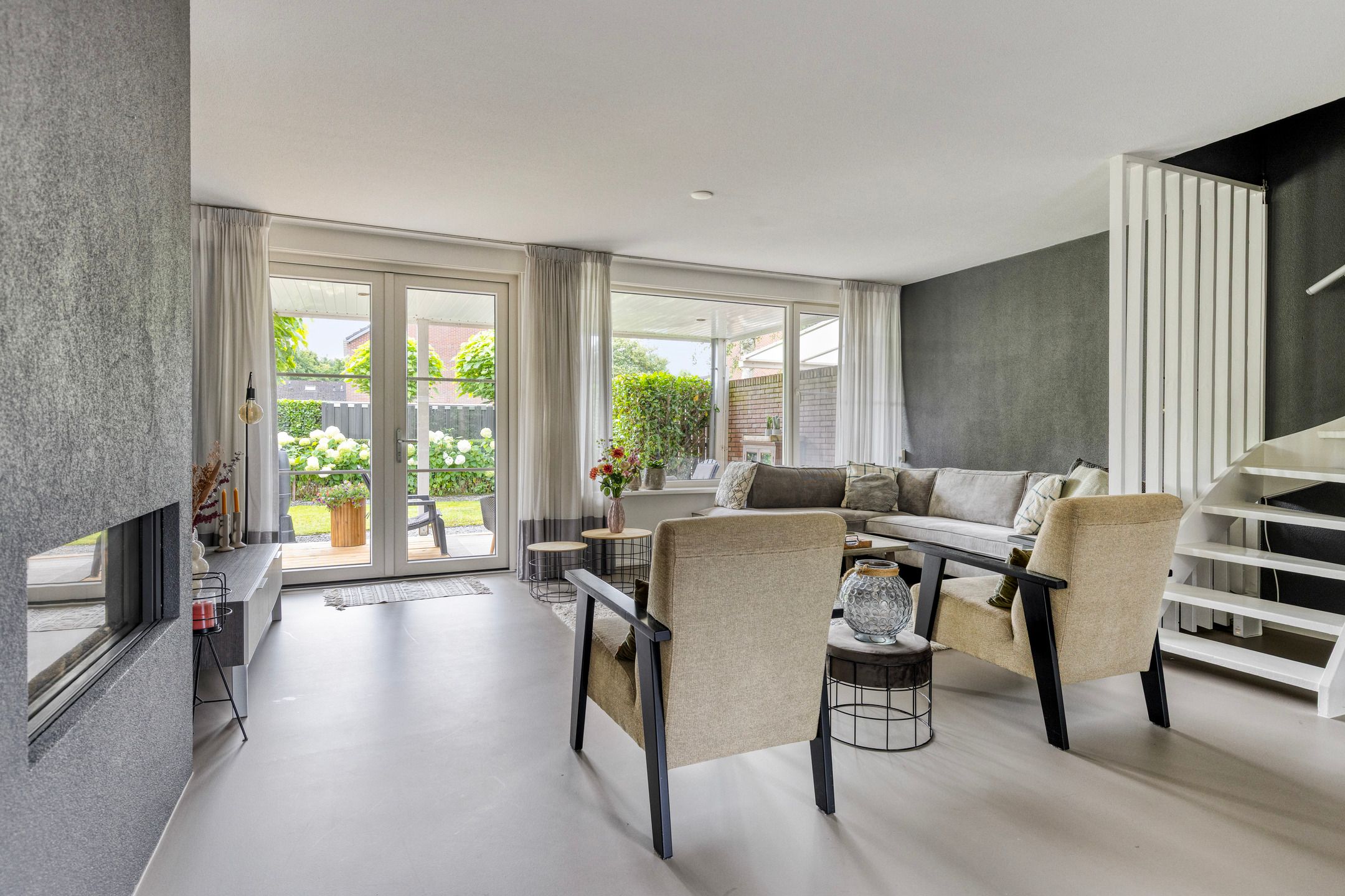 Photo 6 of Uranus 20