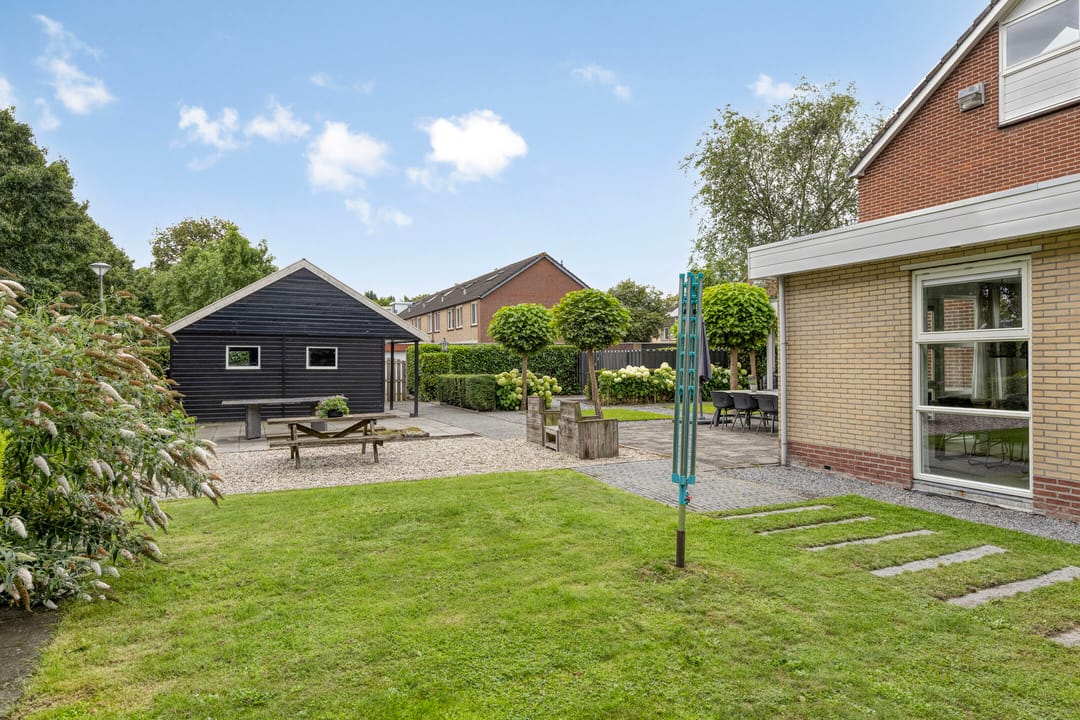 Photo 41 of Uranus 20