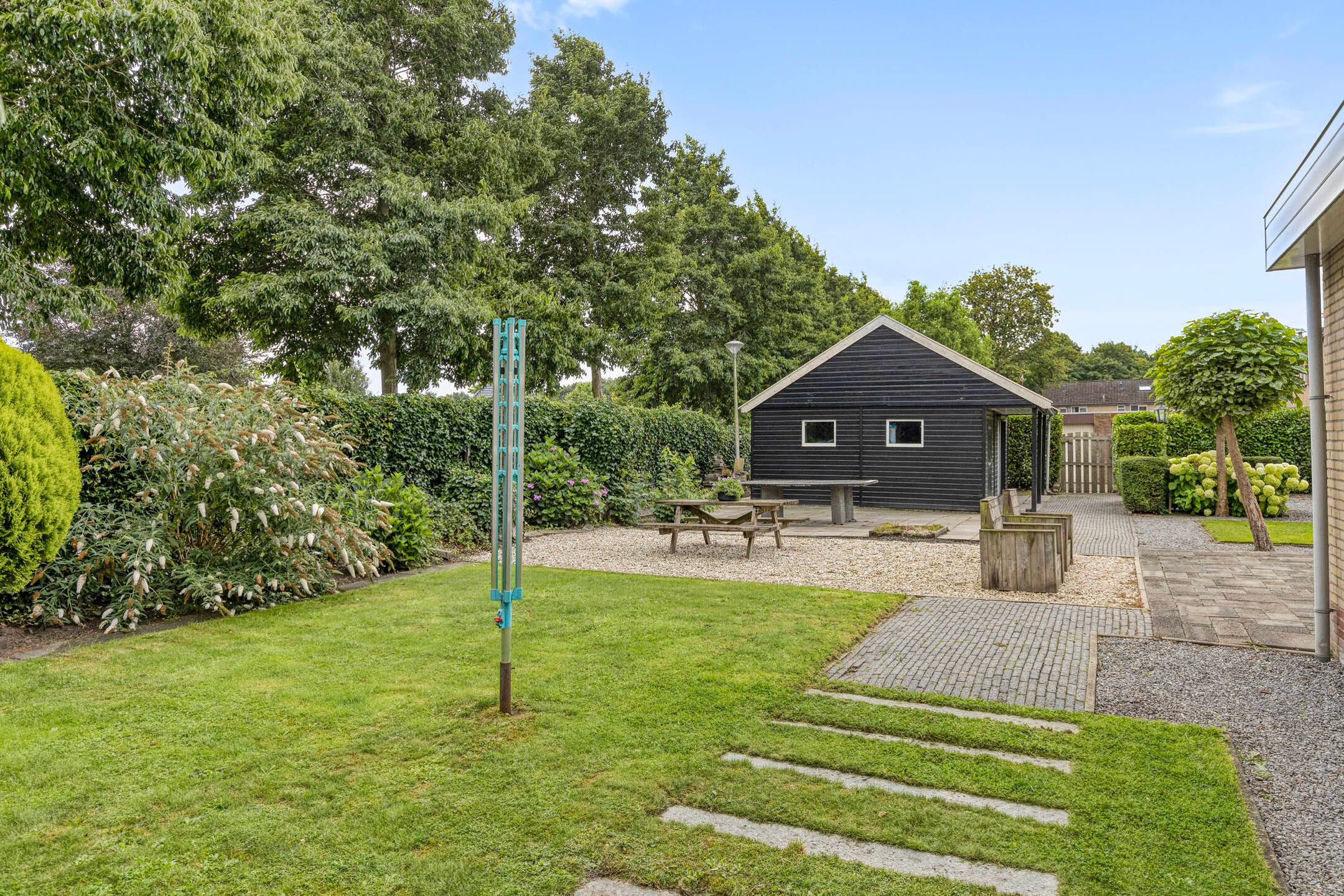 Photo 42 of Uranus 20