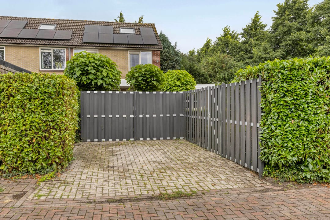 Photo 47 of Uranus 20