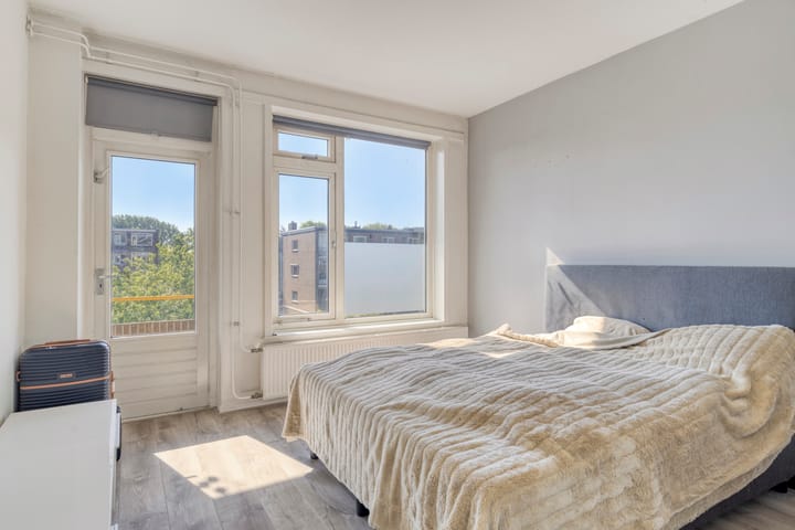 Foto 14 van De Genestetstraat 5