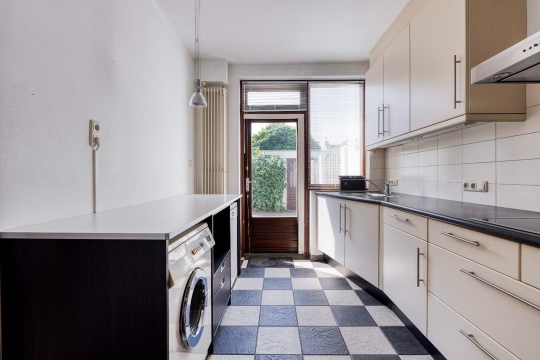 Photo 7 of Karel van de Woestijnestraat 5