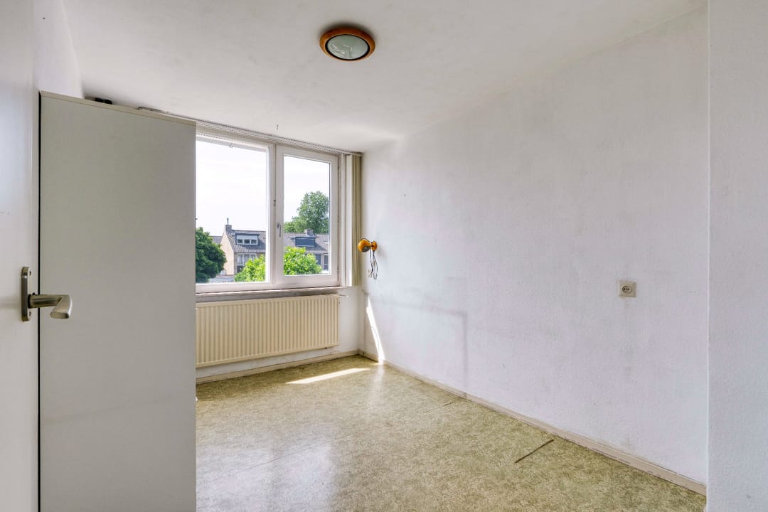 Photo 16 of Karel van de Woestijnestraat 5