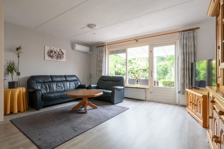 Foto 9 van Zwaluwenveld 14