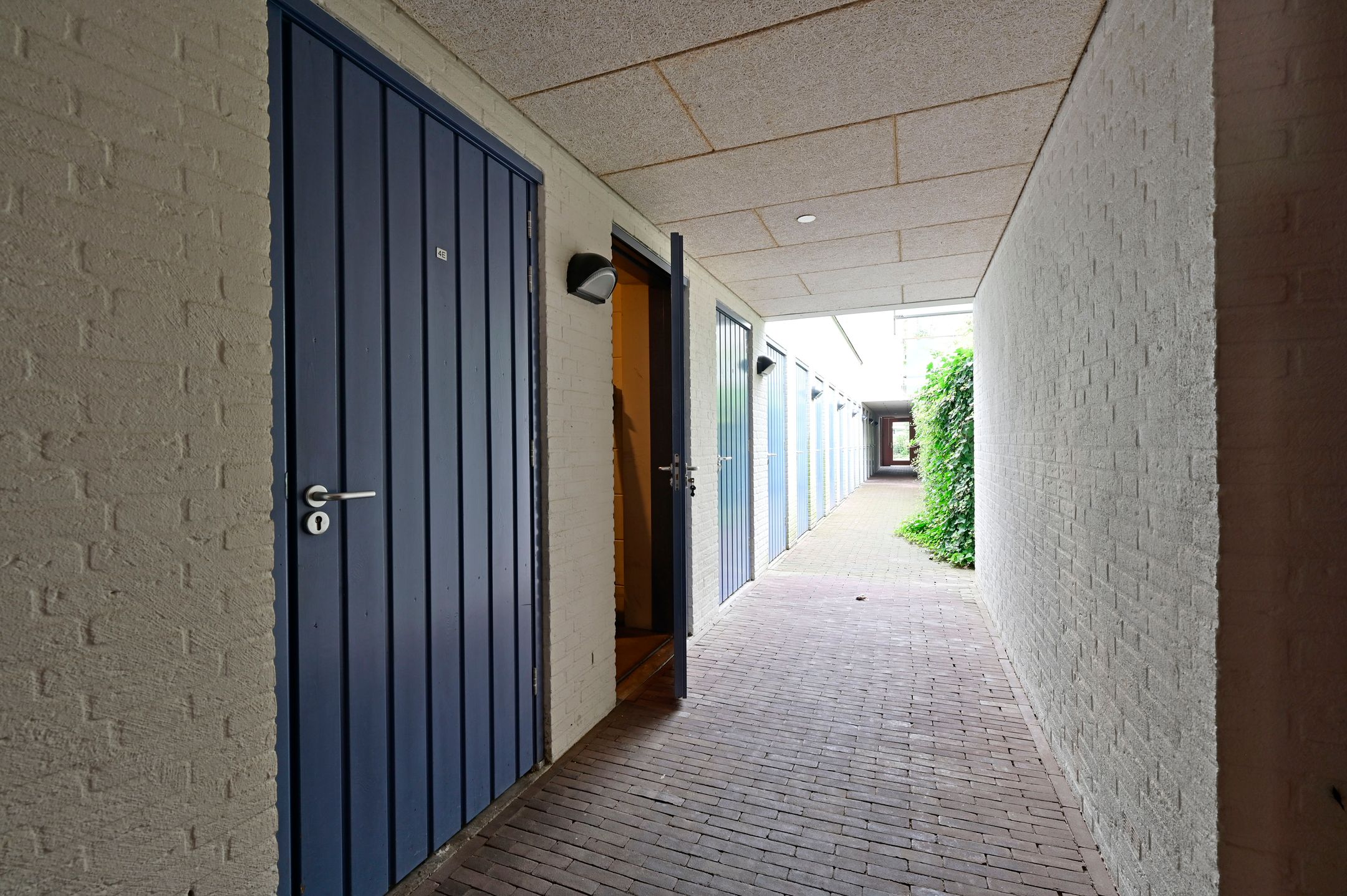 Photo 3 of Van 't Hoffstraat 4-F