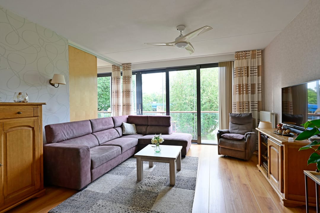 Photo 8 of Van 't Hoffstraat 4-F