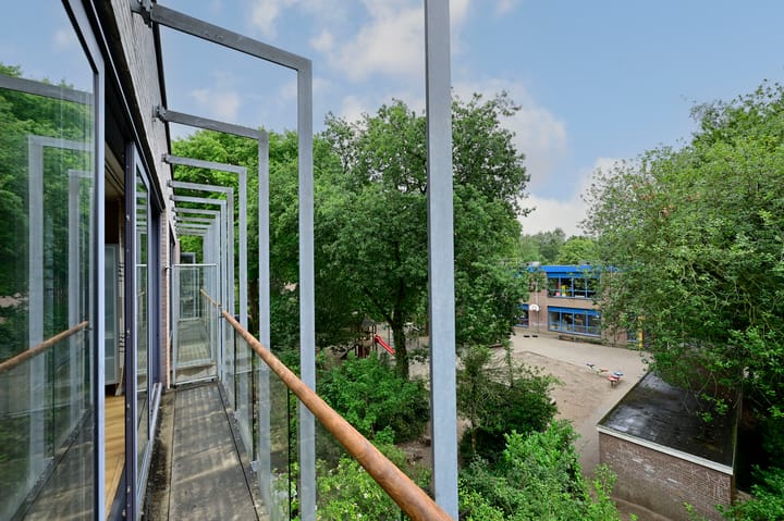 Foto 12 van Van 't Hoffstraat 4-F