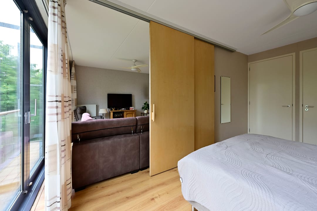 Photo 17 of Van 't Hoffstraat 4-F