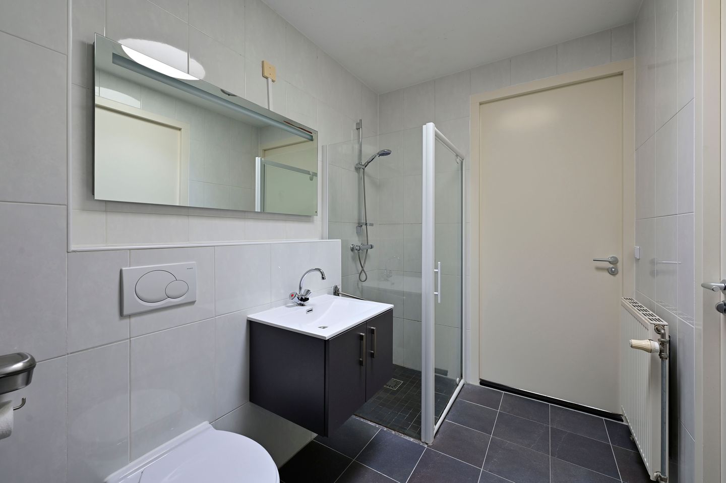 Photo 19 of Van 't Hoffstraat 4-F