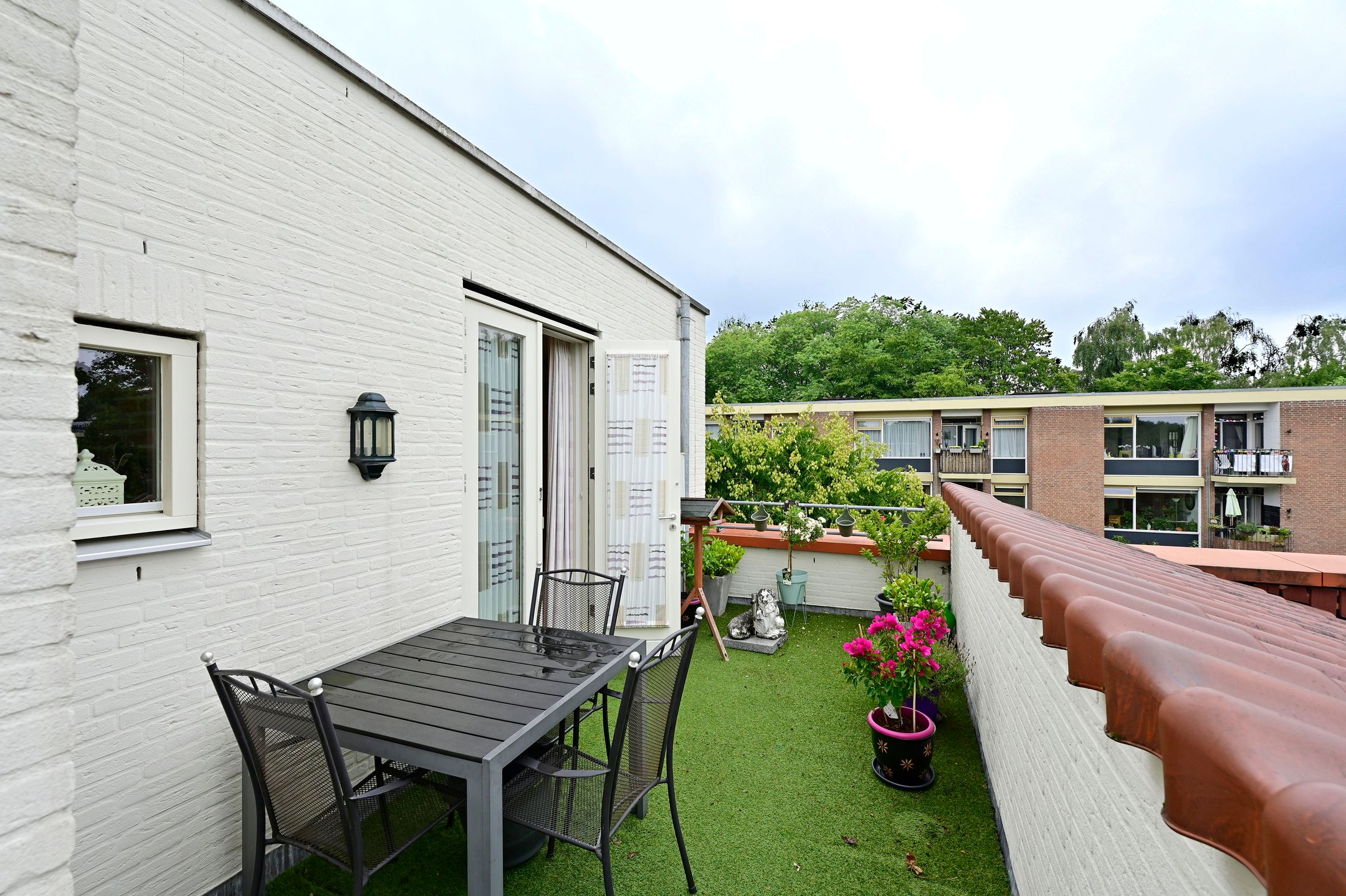 Photo 21 of Van 't Hoffstraat 4-F