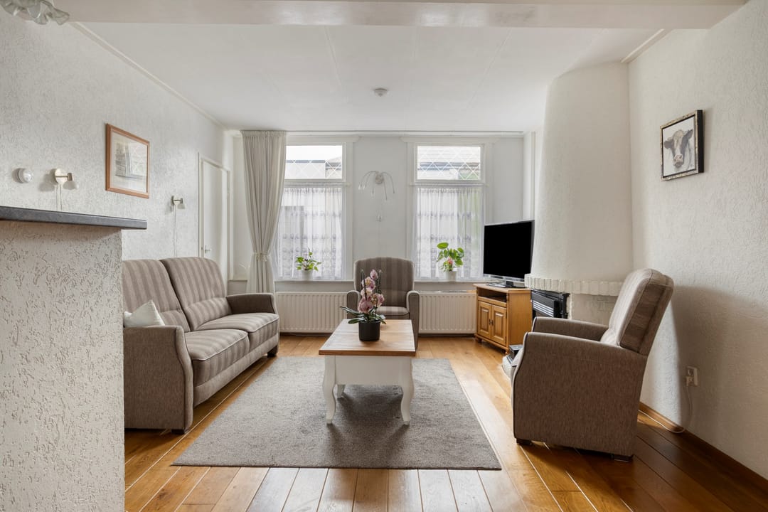 Photo 2 of Burgemeester Sterkstraat 8