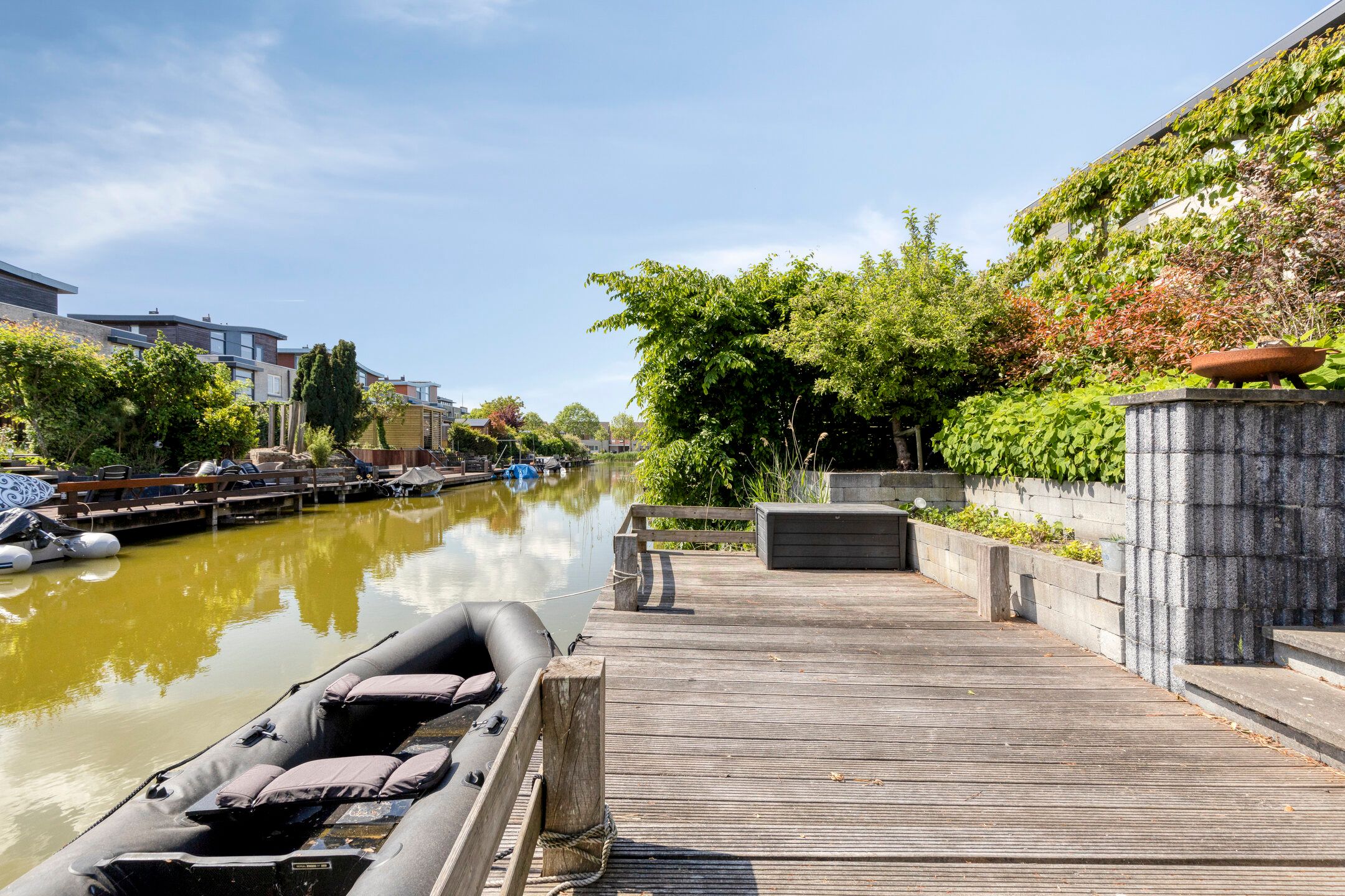 Photo 39 of Botter 17