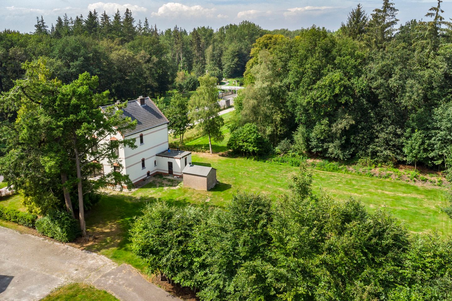 Bekijk foto 1 van Hoofdweg 150