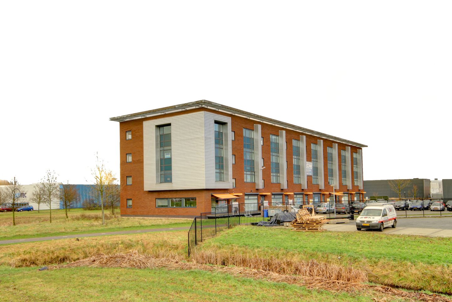 View photo 4 of Marketing 22