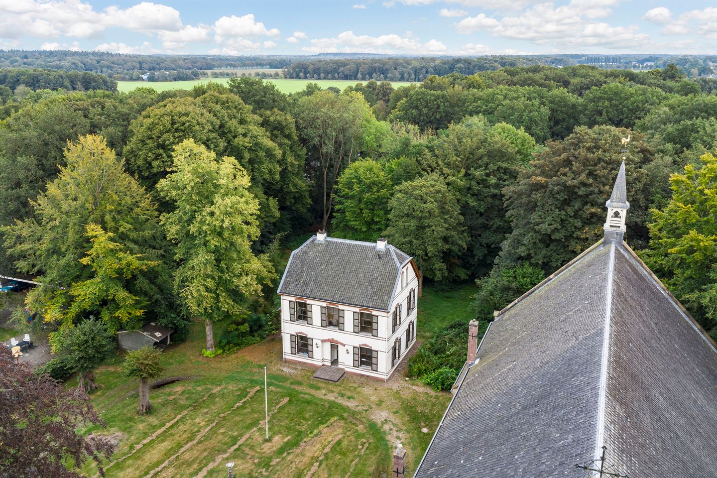 Bekijk foto 3 van Kerklaan 8