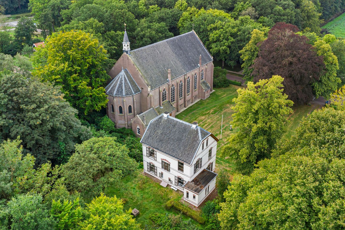 Bekijk foto 4 van Kerklaan 8