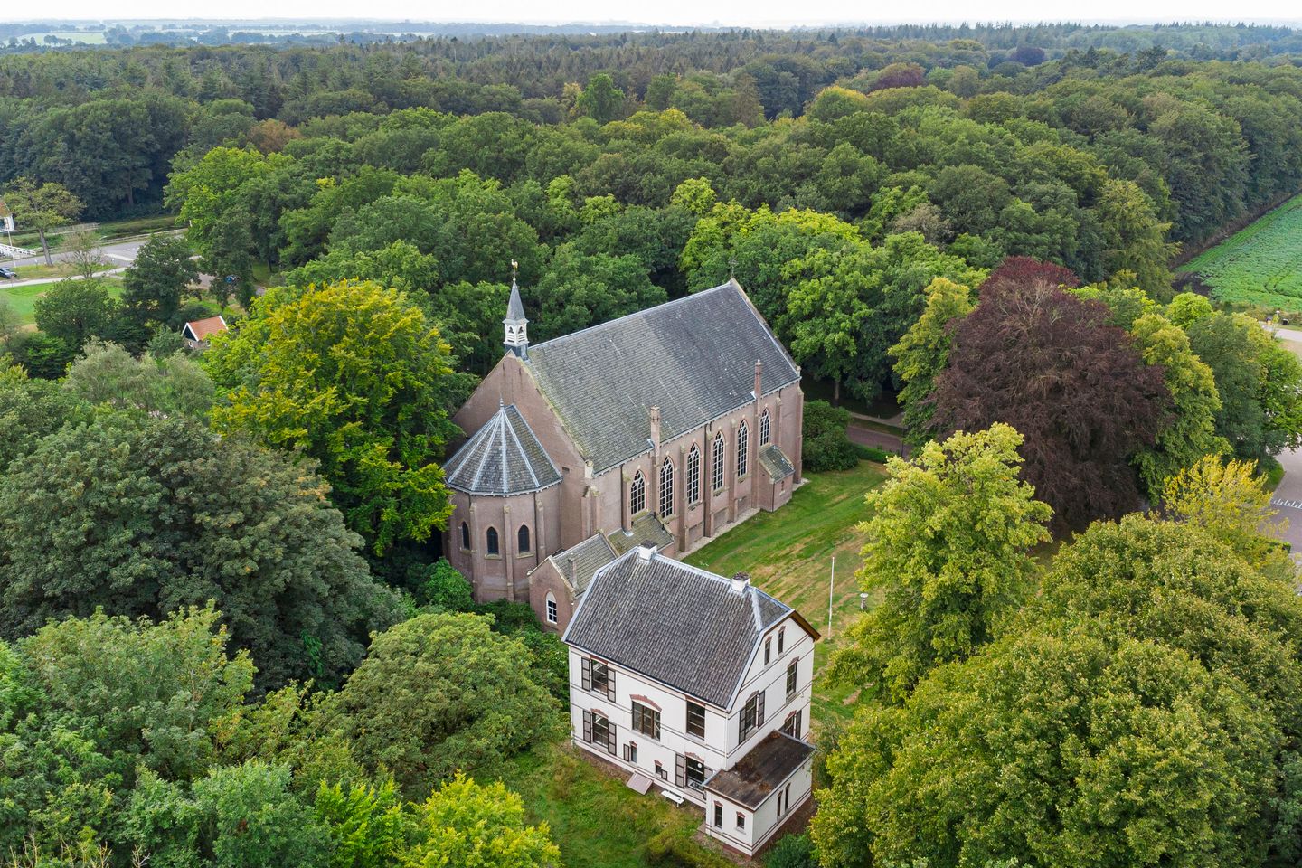 View photo 5 of Kerklaan 8