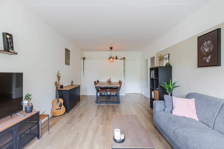 Foto 13 van Narcissenstraat 212