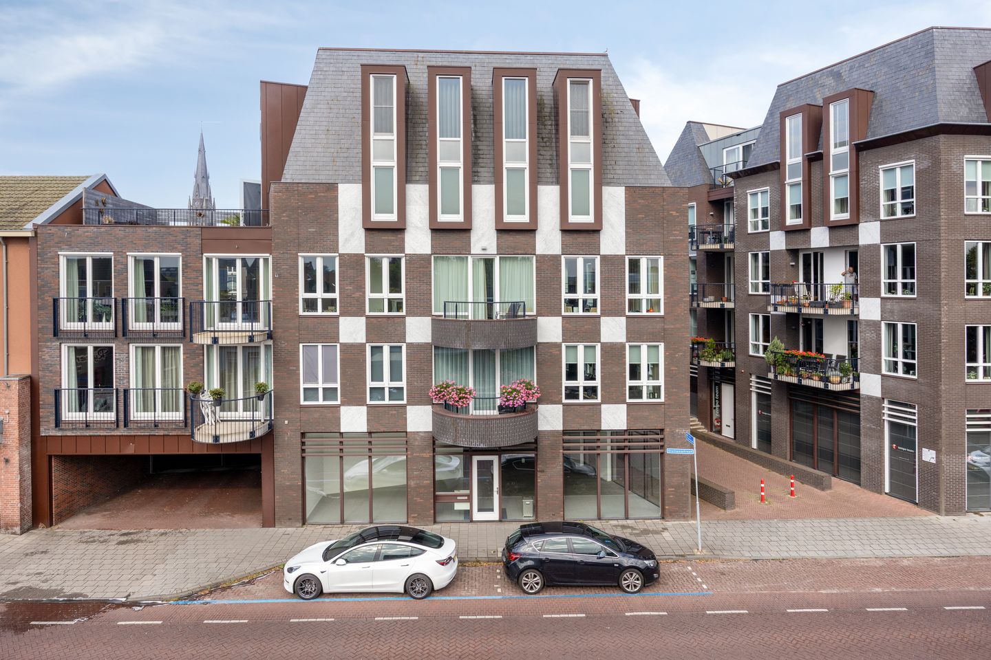 View photo 1 of Stationsstraat 4