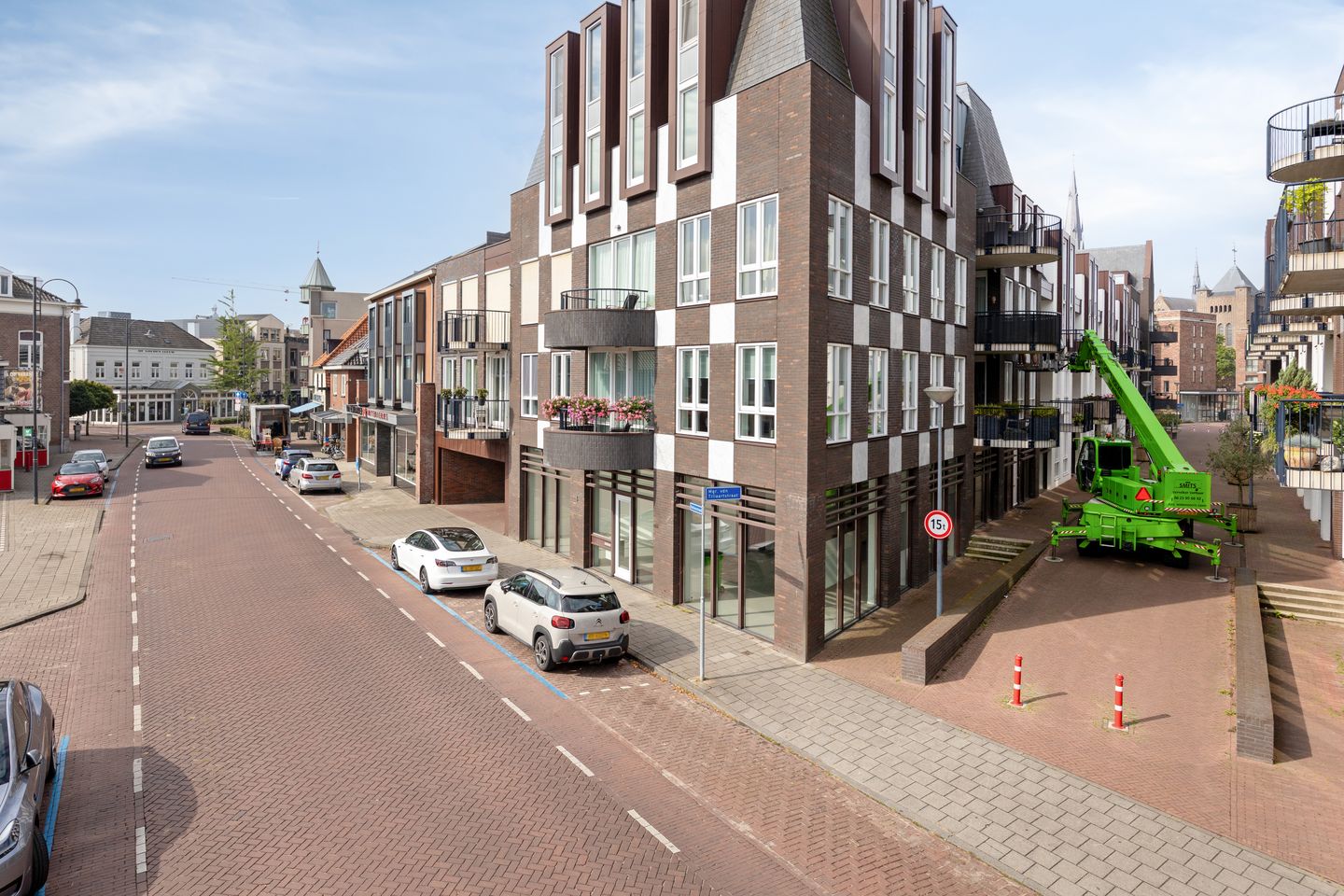 View photo 2 of Stationsstraat 4