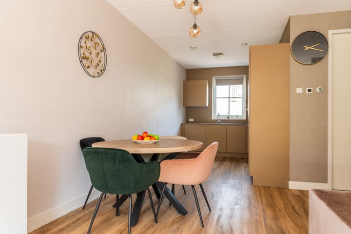 Photo 12 of Meester N J van Riemsdijkstraat 16