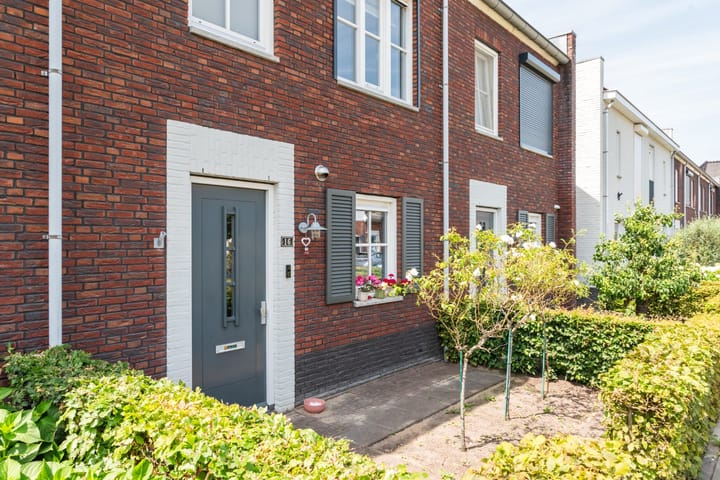 Photo 36 of Meester N J van Riemsdijkstraat 16