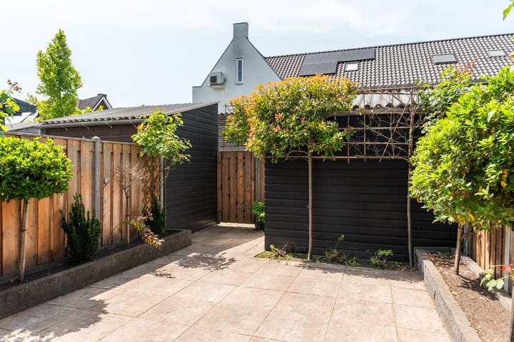 Photo 27 of Meester N J van Riemsdijkstraat 16